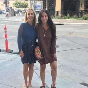 Meet your Posher, Adriana